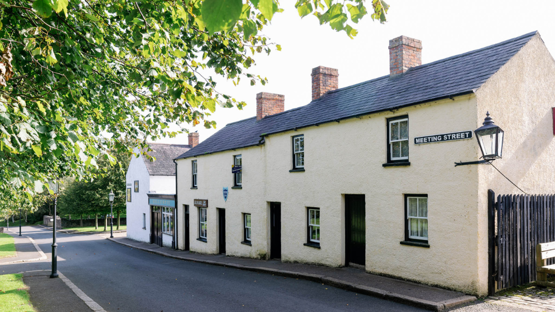 Side angle photo of the meeting street houses at the Ulster Folk Museum