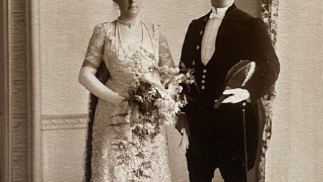 Elizabeth Balfour Laidlaw née Clark and Thomas Kennedy Laidlaw both in court dress, photographed by Lafayette Dublin, 1911