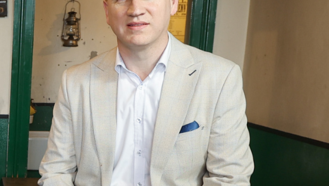 Dr Dónal McAnallen 