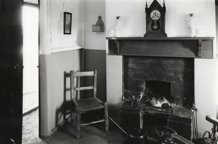 House interior showing the jamb wall between the front door and the hearth, HOYFM.L2686.13 