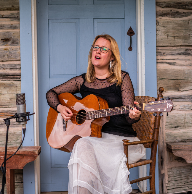 Eilidh Patterson at the Western Pennsylvania Log House