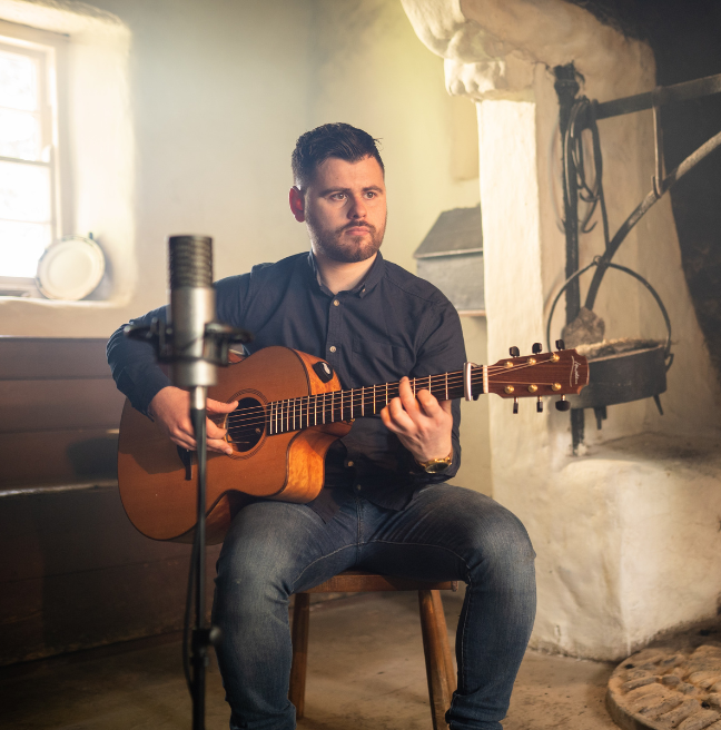 Niall Hanna Folk Park Live