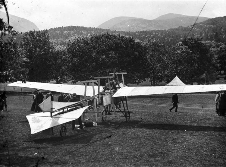 Harry Ferguson's aeroplane at Newcastle, Co. Down