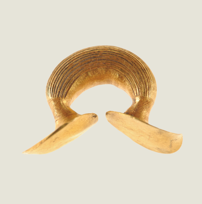 Gold button fastener