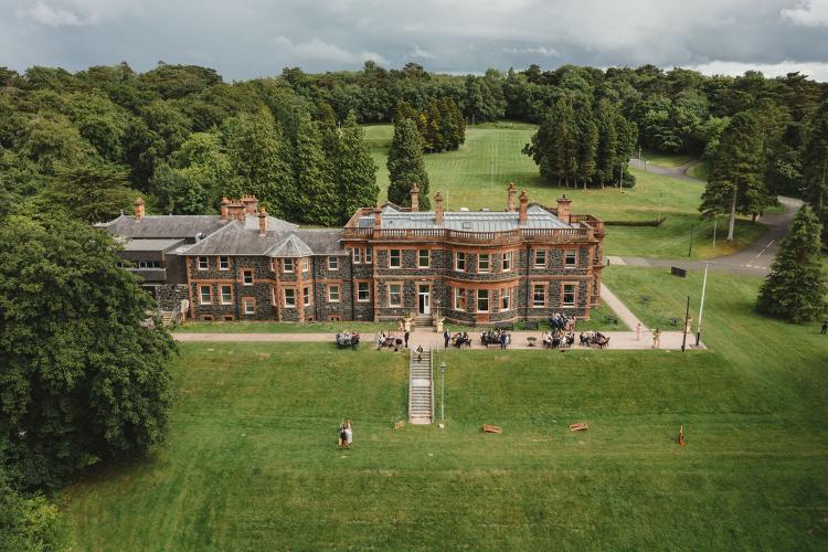 Cultra Manor Lawns