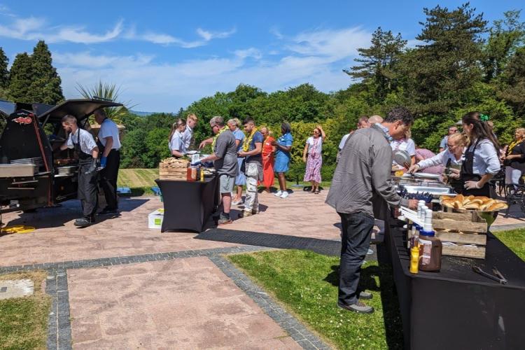 Cultra Manor Terrace Buffet