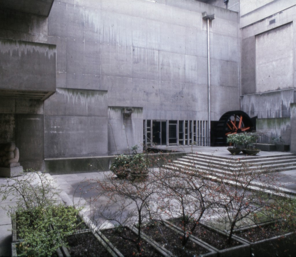 museum courtytard