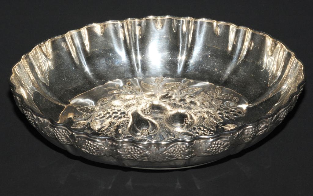 A 1st Class silver-plated fruit dish from 1909.