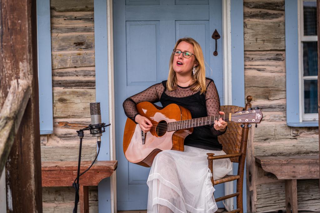 Eilidh Patterson at the Western Pennsylvania Log House
