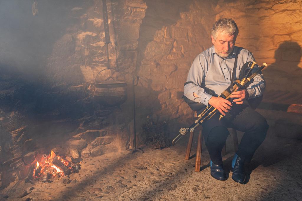 Neil Martin - Folk Park Live