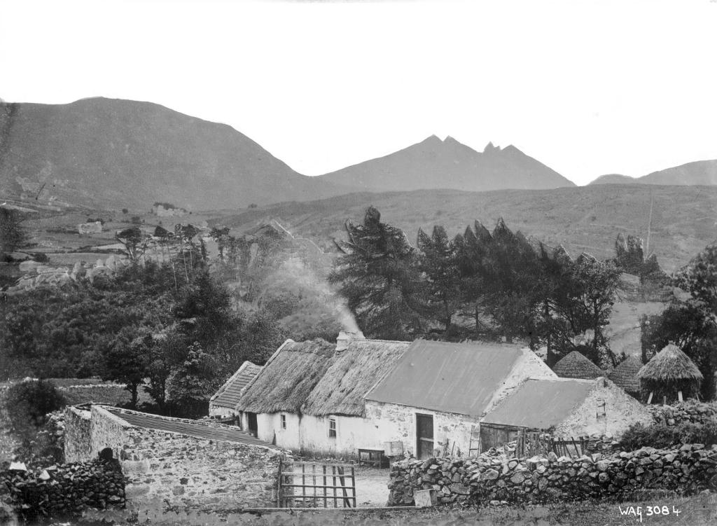 A thatched farmhouse in the Mournes. HOYFM.WAG_.3084